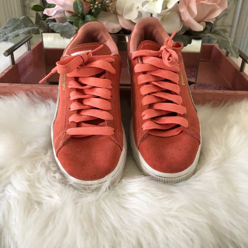 peach pumas